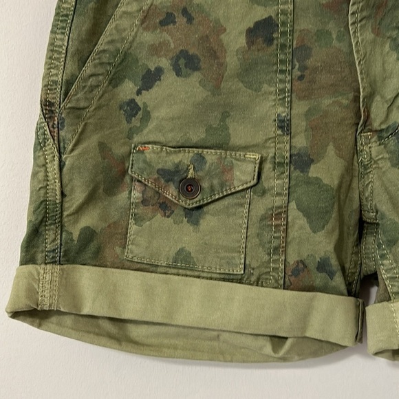 Anthropologie Wanderer Utility Shorts Camo Pockets Green Brown Sz 25 - Picture 5 of 15